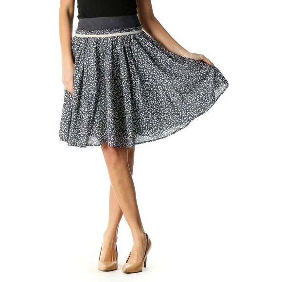 NWOT French Connection Women's White & Black Knee Retro Flared Skirt Size 0 - Picture 3 of 8